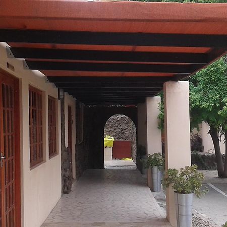 Larissa Hotel Маун Экстерьер фото